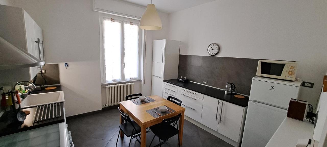 Waterfront Apartment La Spezia Bagian luar foto